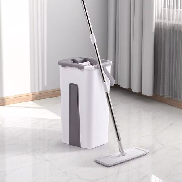 Livingandhome Flat Mop and Bucket Set with 3 Microfibre Pads, White