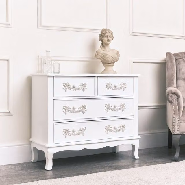 Melody Maison Pays Blanc Antique White 4 Drawer Chest of Drawers