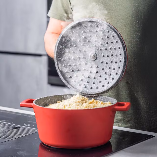 MasterClass Cast Aluminium Red Casserole Dish, 2.5L - Red