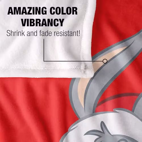 LOGOVISION Looney Tunes Bugs Bunny Santa Hat Super Soft Fleece Throw Blanket, Multicolour, W: 152 cm, D: 127 cm – 3