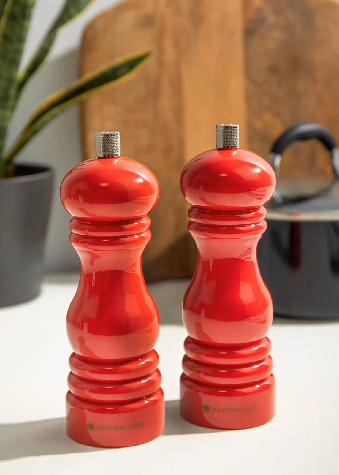 MasterClass Salt or Pepper Mill, Red, Height: 17 cm – 3