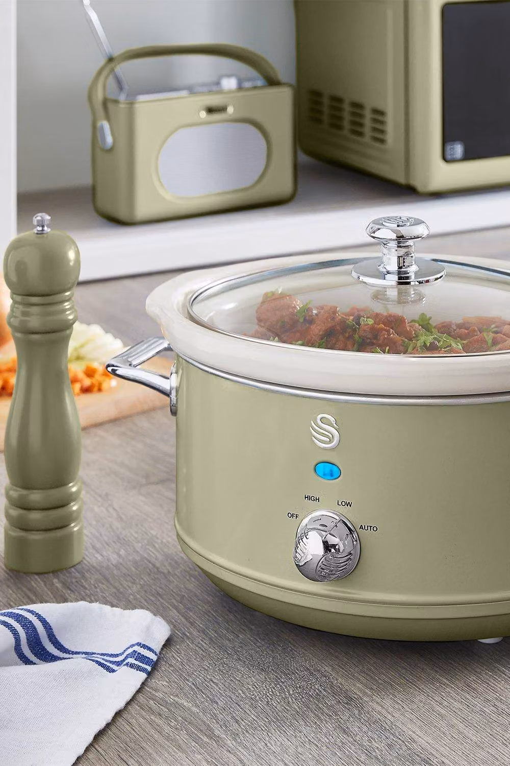 Swan Nordic Slow Cooker, 3.5L, Green and White with Glass Lid – 2