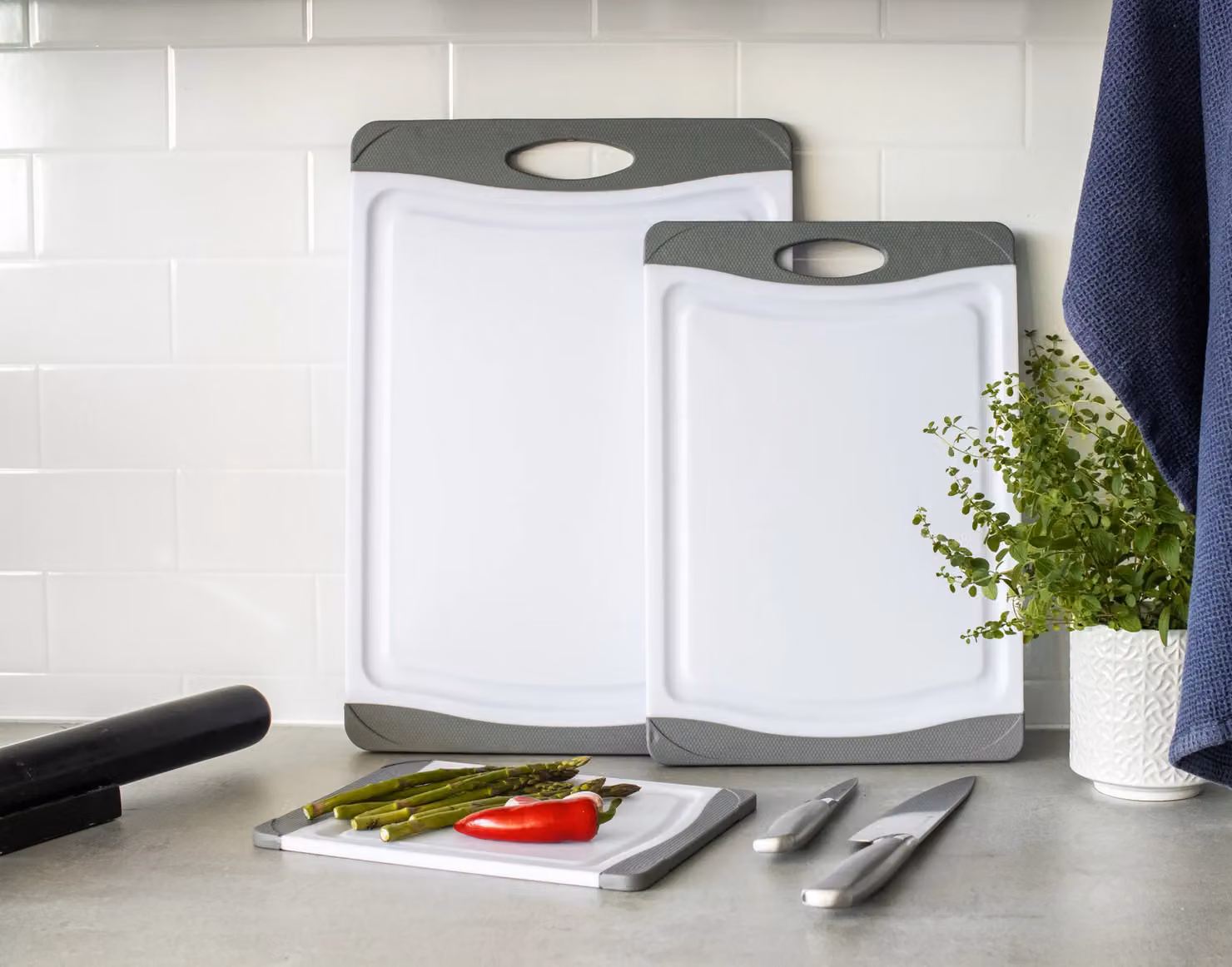 MasterClass Anti-Microbial Non-Slip Rectangular Plastic Chopping Board, W: 43 cm, D: 30.5 cm, H: 3.5 cm – 5