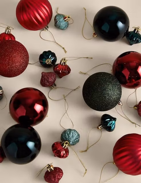 M&S 80 Pack Red Mix Shatterproof Plastic Christmas Baubles