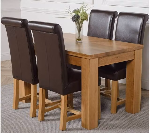 Thats Furniture Dakot Oak Small Dining Table and 4 Washington Brown Leather Chairs W/D/H: 127 x 82 x 109 cm