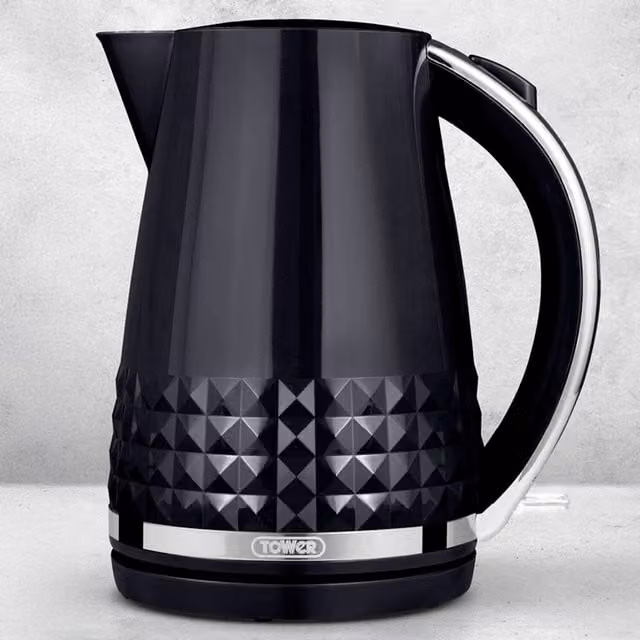 Tower Solitare 1.5 l 3 kW Kettle in Black