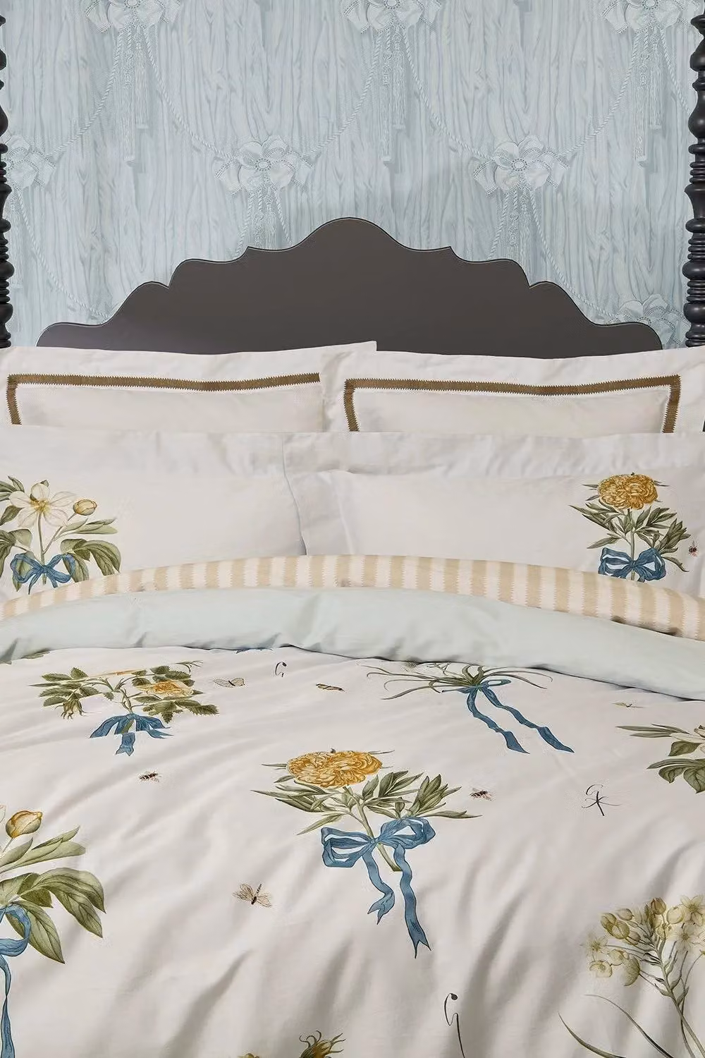 Sanderson Cupids Beau Floral Cotton Mako Satin Duvet Cover and Pillowcase Set in White, Yellow and Blue, W/D/H: 140 x 200 cm – 2