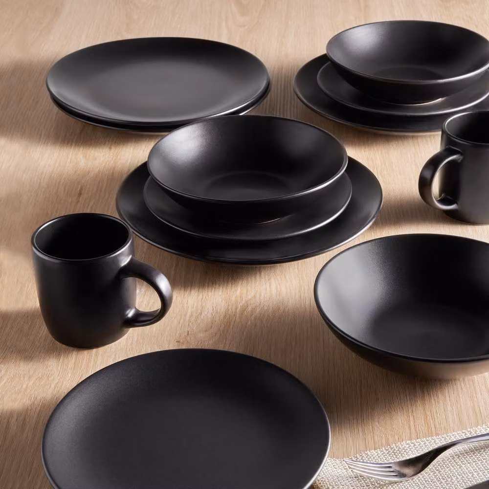 VonShef 16-Piece Matte Black Stoneware Dinner Set for 4 People – 6