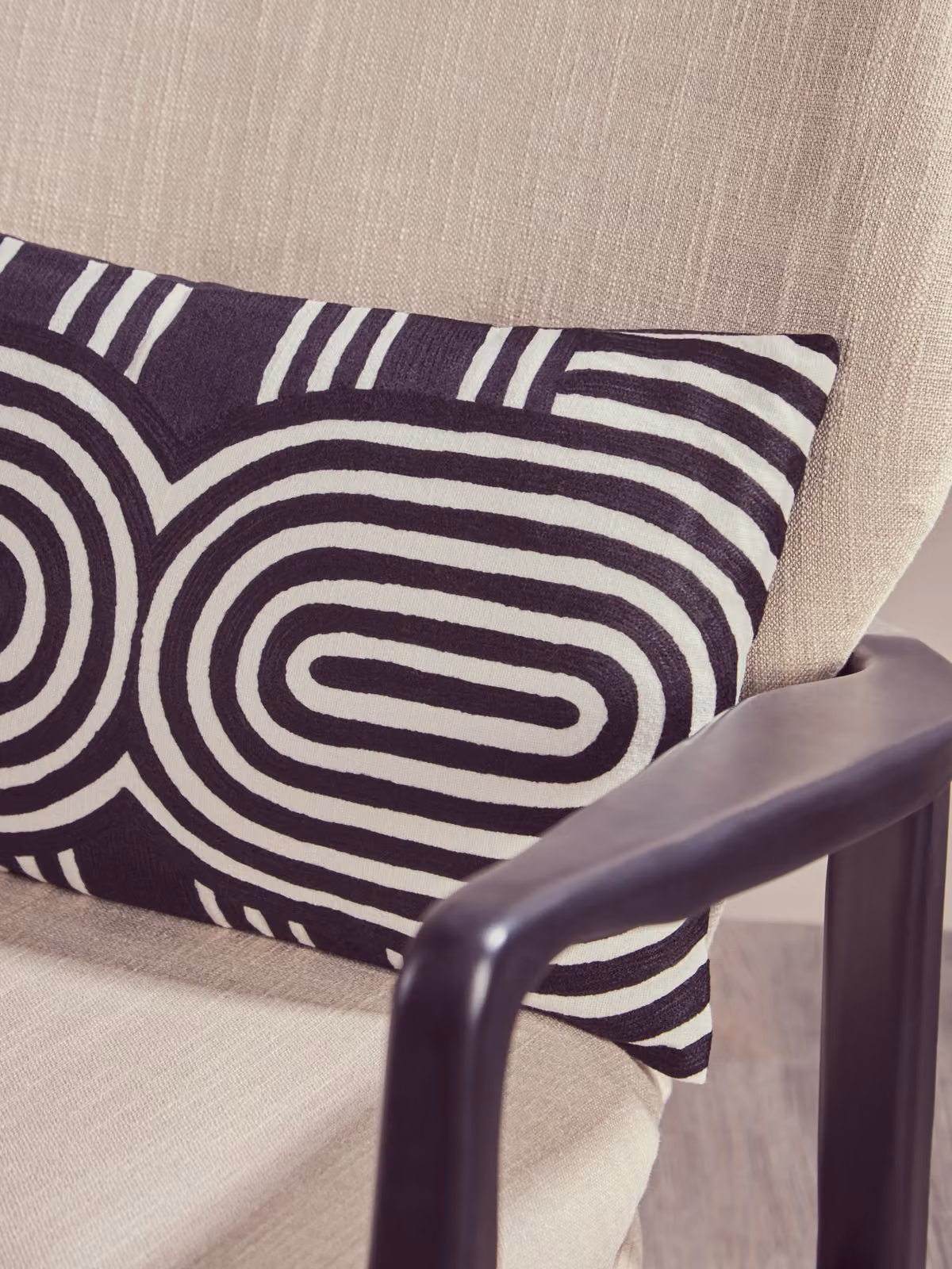 Orsina Bosie Ozella Black and White Graphic Cotton Rectangular Cushion – 2