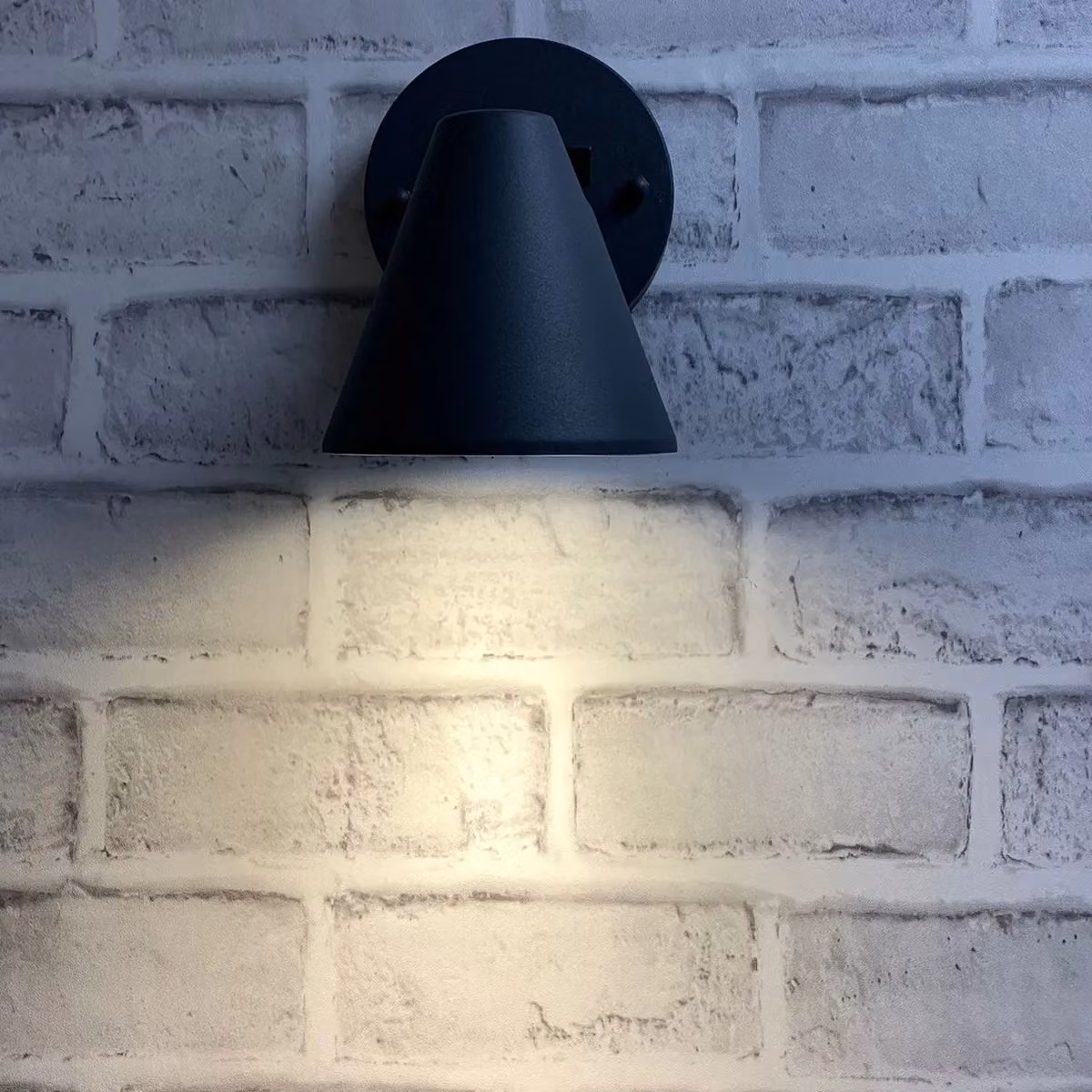 CGC Lighting Molly Modern Cone Outdoor Wall Light in Grey with Transparent Glass – 3