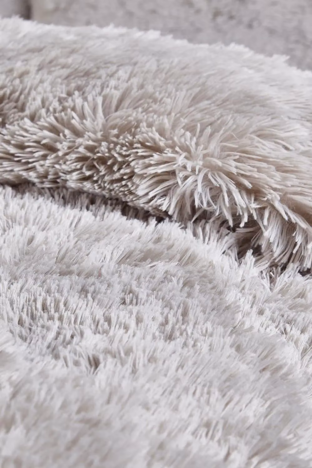 Catherine Lansfield Cuddly Faux Fur Duvet Cover Set, Silver, W: 140 cm, H: 200 cm – 2
