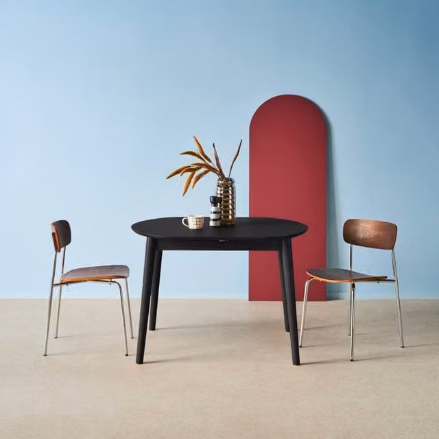 sweeek Oval Extendable Dining Table in Black, Rubberwood and Oak Veneer, Seats 4-6