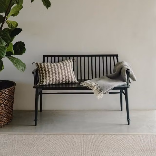 Queensbury Dining Bench with Back in Green Velvet and Black Metal - W: 122 cm, H: 47 cm, D: 47 cm