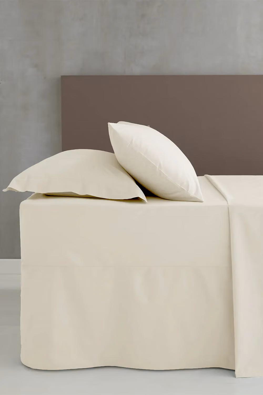Catherine Lansfield Easy Iron 180 Thread Count Polycotton Percale Base Valance Sheet in Cream, Size: Double (140 x 200 cm) – 2