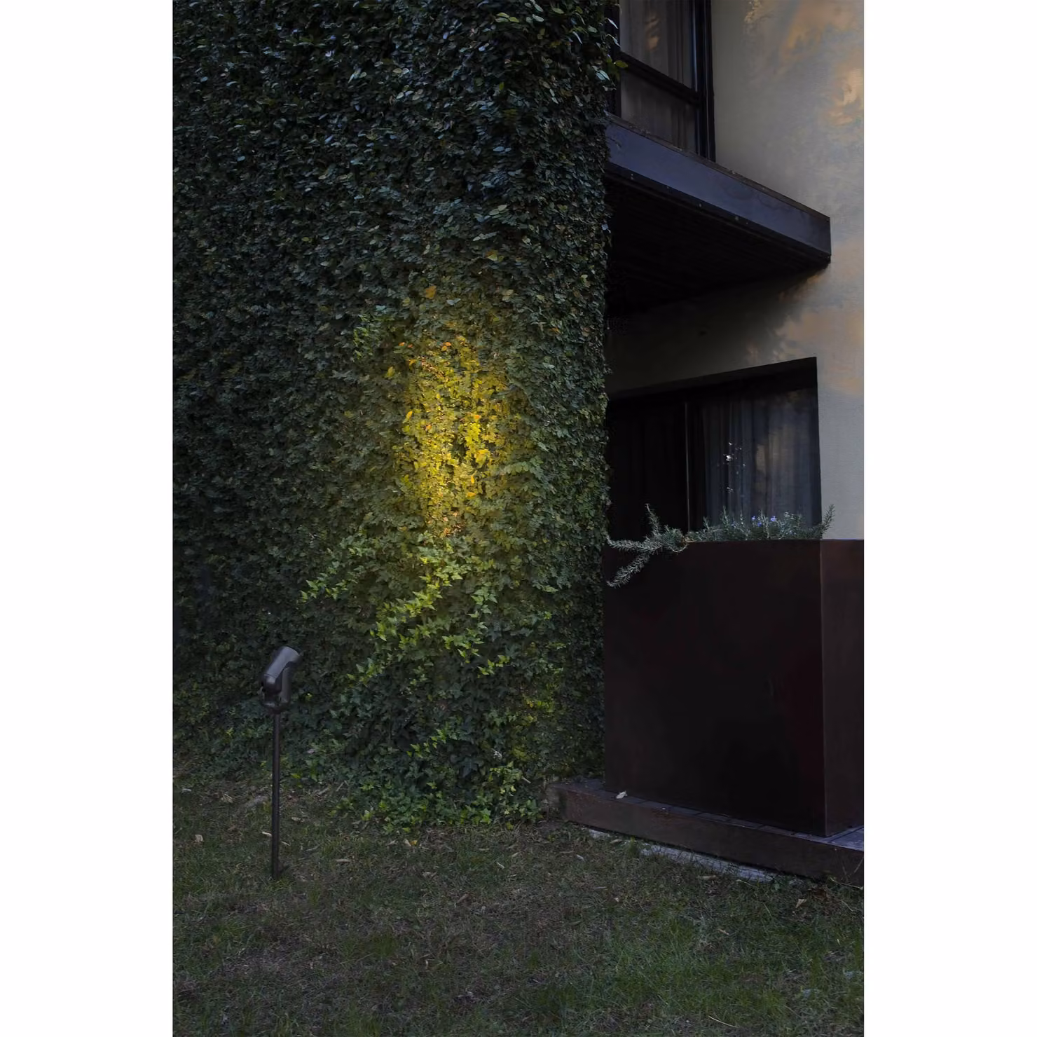 Netlighting Slot Outdoor LED Ground Spike Light, Black, 14W, 3000K Warm White, IP65 – 2