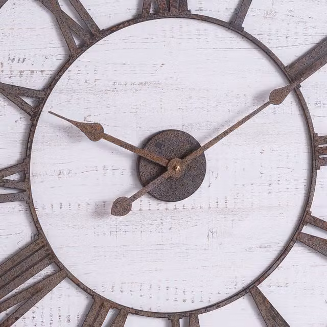 KDMK Rustic Round Analogue Wall Clock in Brown and White with Wood and Metal Details