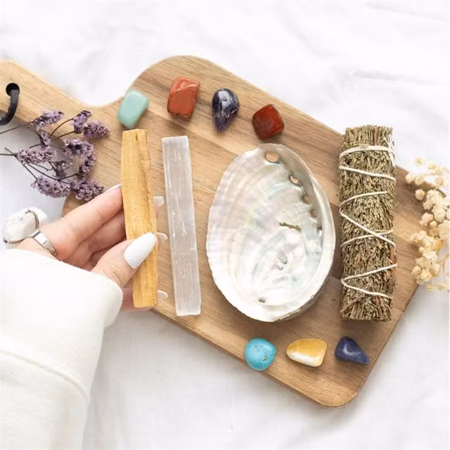 KDMK Divine Energy Smudge Stone Wellness Kit in White and Multicolour