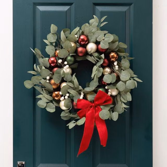 Scottish Everlastings Ltd Green Eucalyptus and Bauble Christmas Wreath with Velvet Bow, Diameter: 40 cm