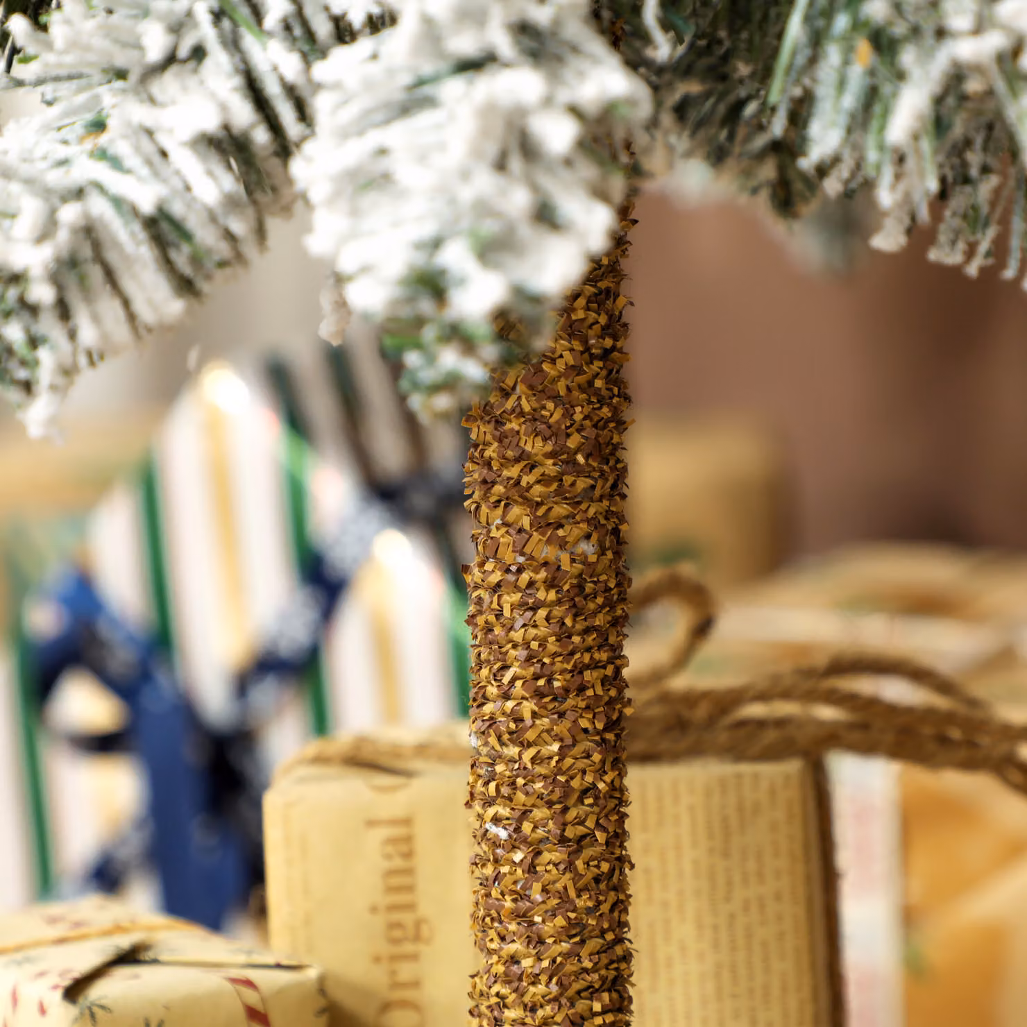 HOMCOM Set of 3 White Flocked Pencil Christmas Trees – 7