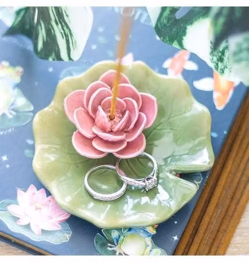 KDMD Lily Pad Ceramic Trinket Dish and Incense Stick Holder in Green – 1