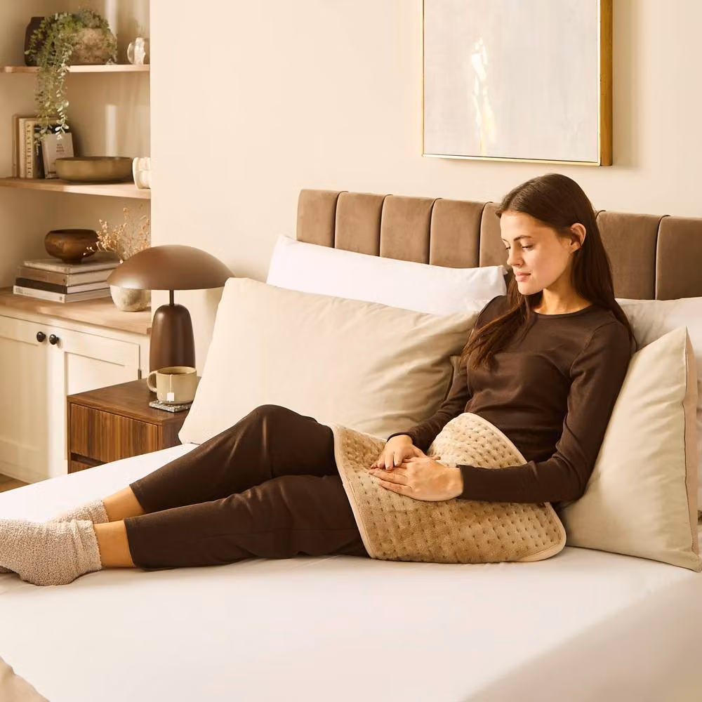 Morphy Richards EverCosy Electric Heat Pad in Beige with Plush Coral Fleece – 6