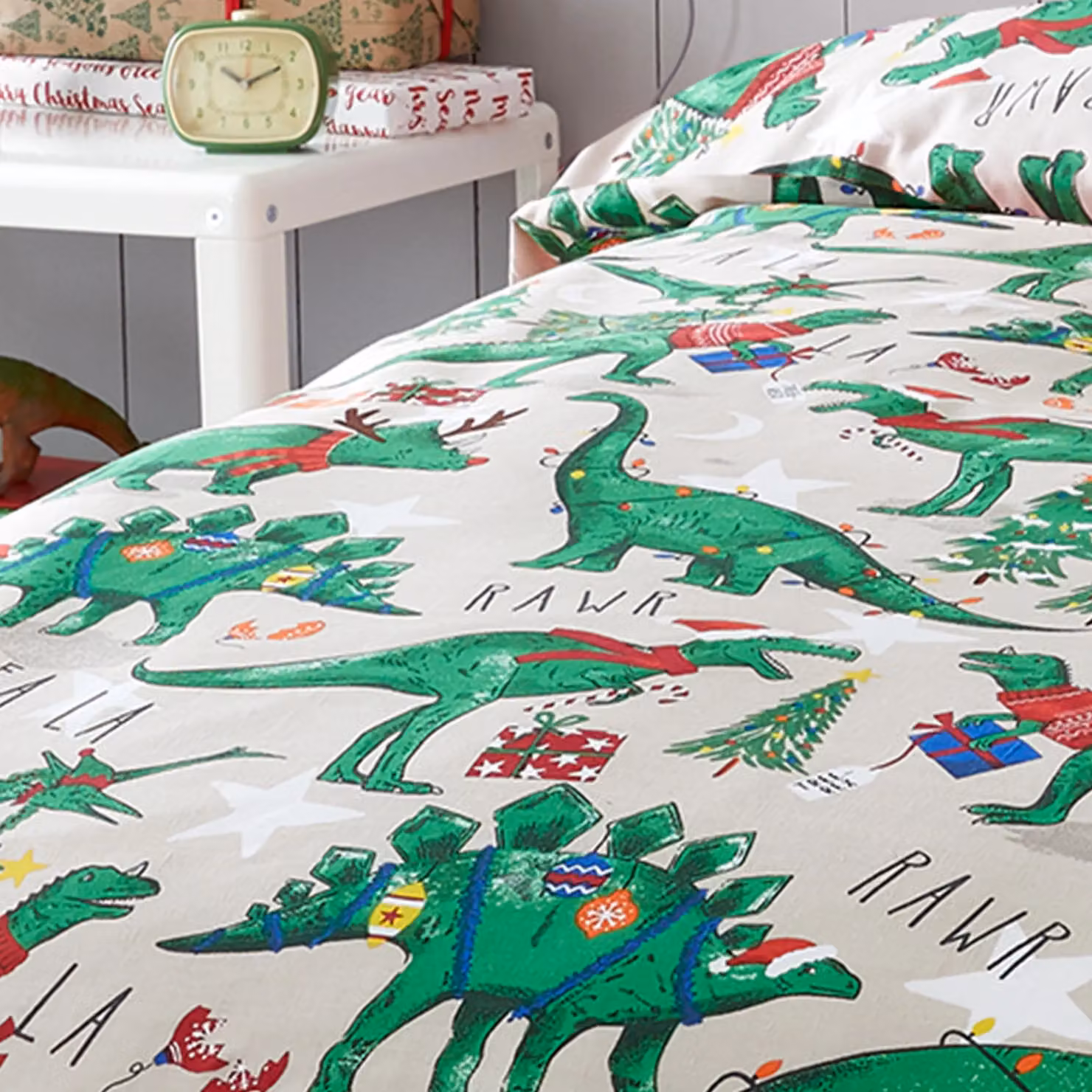 Happy Linen Company Christmas Dinosaur Glow In The Dark Reversible Duvet Cover Bedding Set in Taupe, Size: Single (90 x 200 cm) – 4