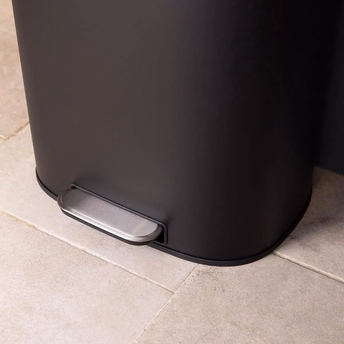 Charles Bentley 50L Stainless Steel Pedal Kitchen Bin in Black, H 63.7 x W 37.3 x D 46 cm – 2