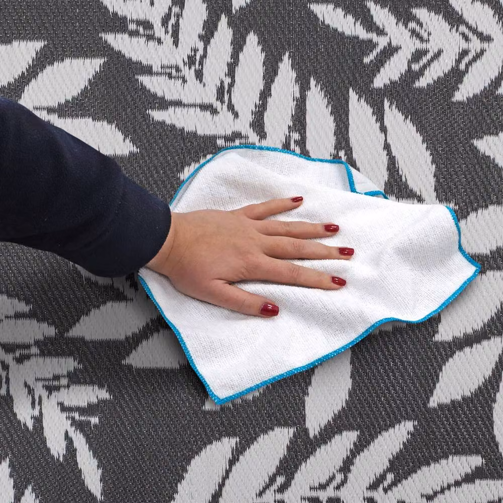 JVL Reversible Small Leaf Floral Outdoor Rug in Grey, W/D/H: 120 x 170 x 0.3 cm – 3