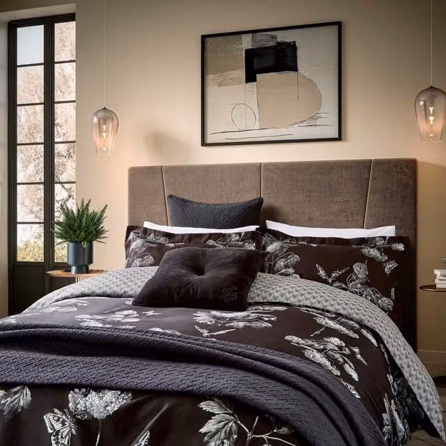 Ted Baker Narnia Floral Reversible Cotton Mako Satin Duvet Cover and Pillowcase Set, Black/Grey, W: 180 cm, H: 200 cm – 1