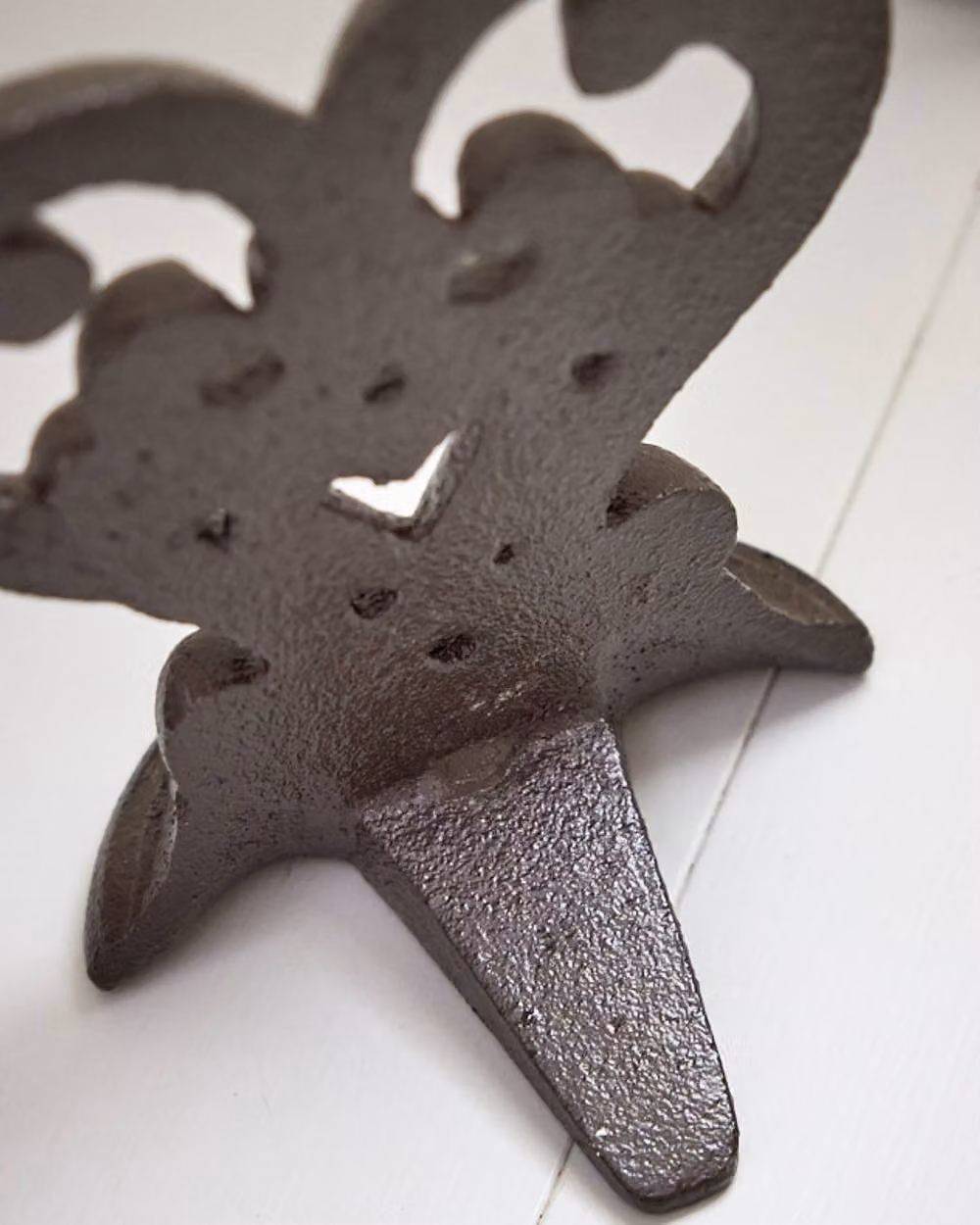 Dibor Vintage Style Antique Cast Iron Scrolled Heart Door Stopper in Brown – 2