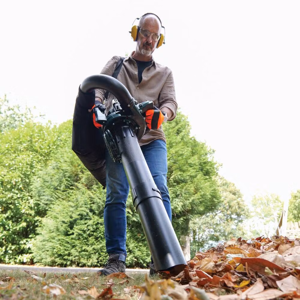 Webb 26cc Petrol Leaf Blower and Vacuum with Mulching Function in Green – 9