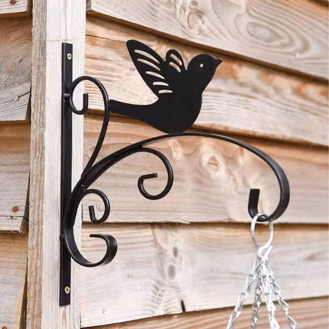 Thompson & Morgan King Swallow Decorative Metal Garden Bracket for Hanging Baskets in Black