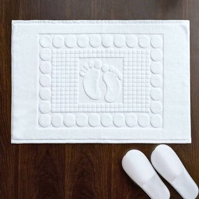 PAWNORA Non-Slip Water Absorption Bathroom Mat in White, Semicircular, W: 127 cm, D: 67 cm