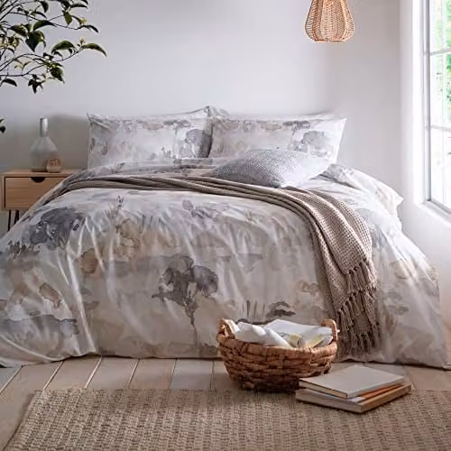 Appletree Cotton Duvet Cover and Pillowcase Set with Nature Graphic Print in Beige, W/D/H: 200 x 200 cm