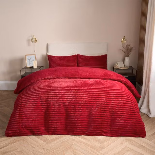 OHS Red Faux Fur Ribbed Fleece Duvet Cover, W/D/H: 140 x 200 cm