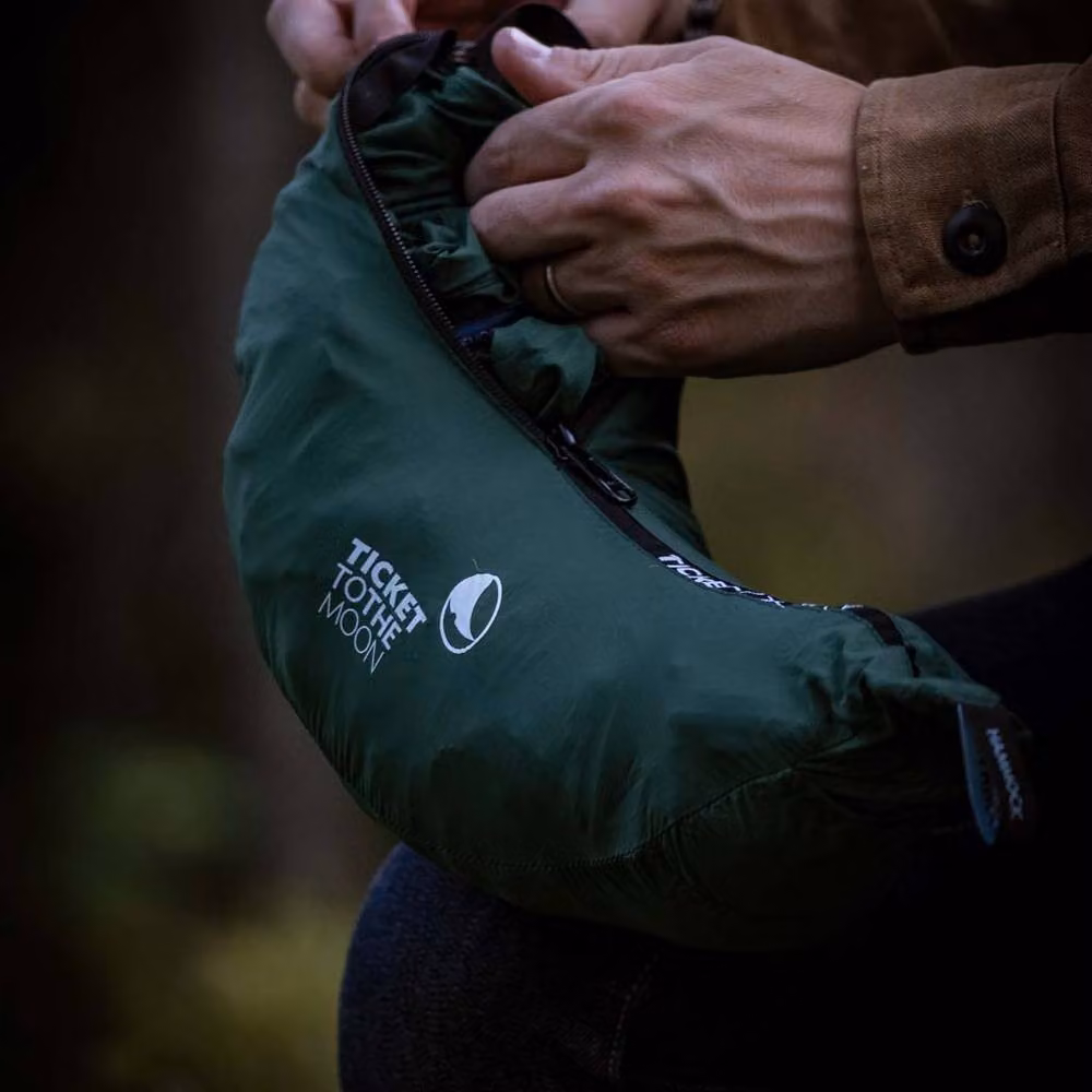 Ticket to the Moon Lightest Pro Hammock with Insect Protection and Integrated Ridgeline, Dark Green – 2