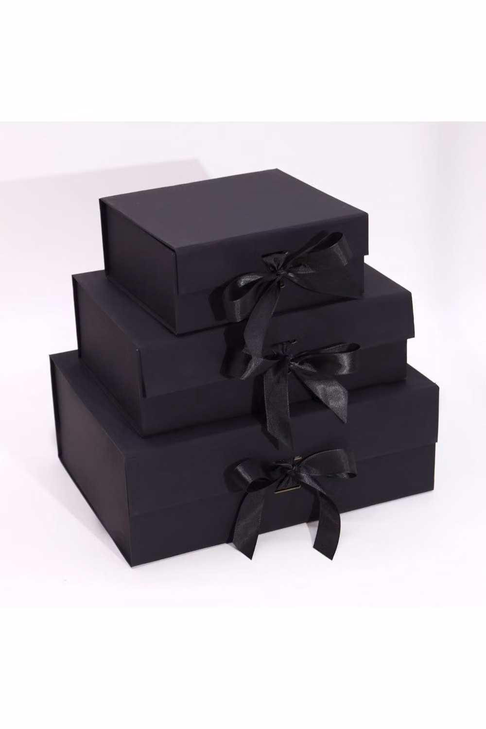 KDMD Extra Large Black Foldable Cardboard Gift Box W: 33 cm, D: 25 cm, H: 12 cm – 2