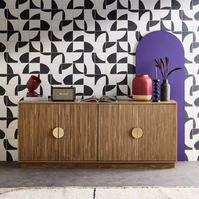 sweeek Exotic 4-Door Mango Wood Effect Sideboard with Grooved Design in Brown and Gold, W: 180 cm – 1