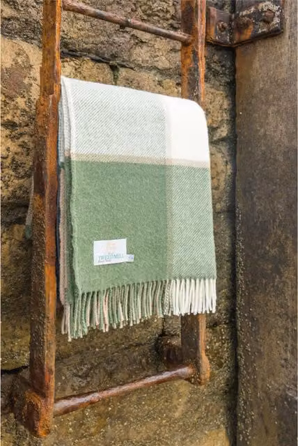 Tweedmill Classic Checked Wool Throw Blanket in Green