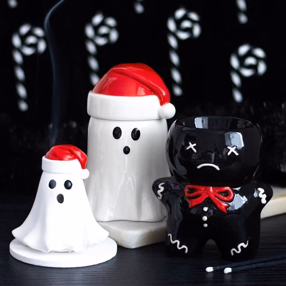 Uniqueful Ghost with Santa Hat Ceramic Oil Burner and Wax Warmer in White and Multicolour – 2