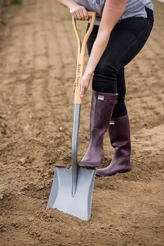 Kent & Stowe Carbon Steel Square Mouth Shovel in Beige – 2