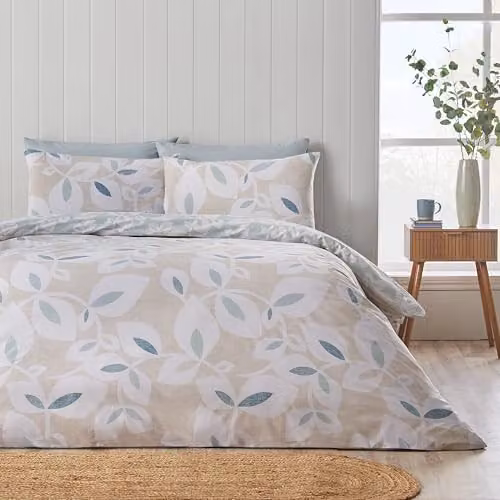 Catherine Lansfield Inga Leaf Reversible King Duvet Cover and Pillowcase Set in Natural/Beige – 1