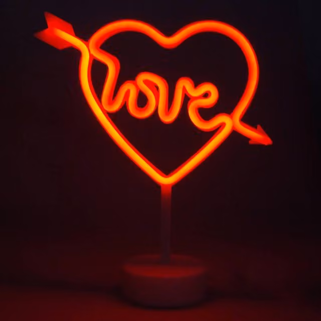 Simpa LED Novelty Neon Love Heart Light in Red