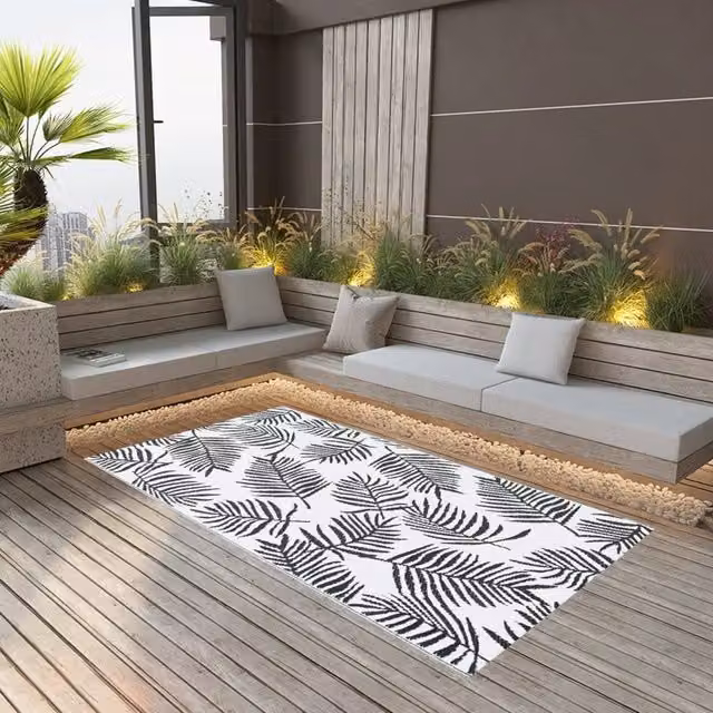 Berkfield Home Outdoor Floral Carpet in White and Black, W/D/H: 160 x 230 cm