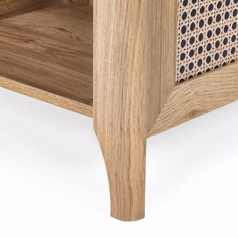 Cheshire Melrose Oak Lamp Table with Removable Shelf and Rounded Edges – 4