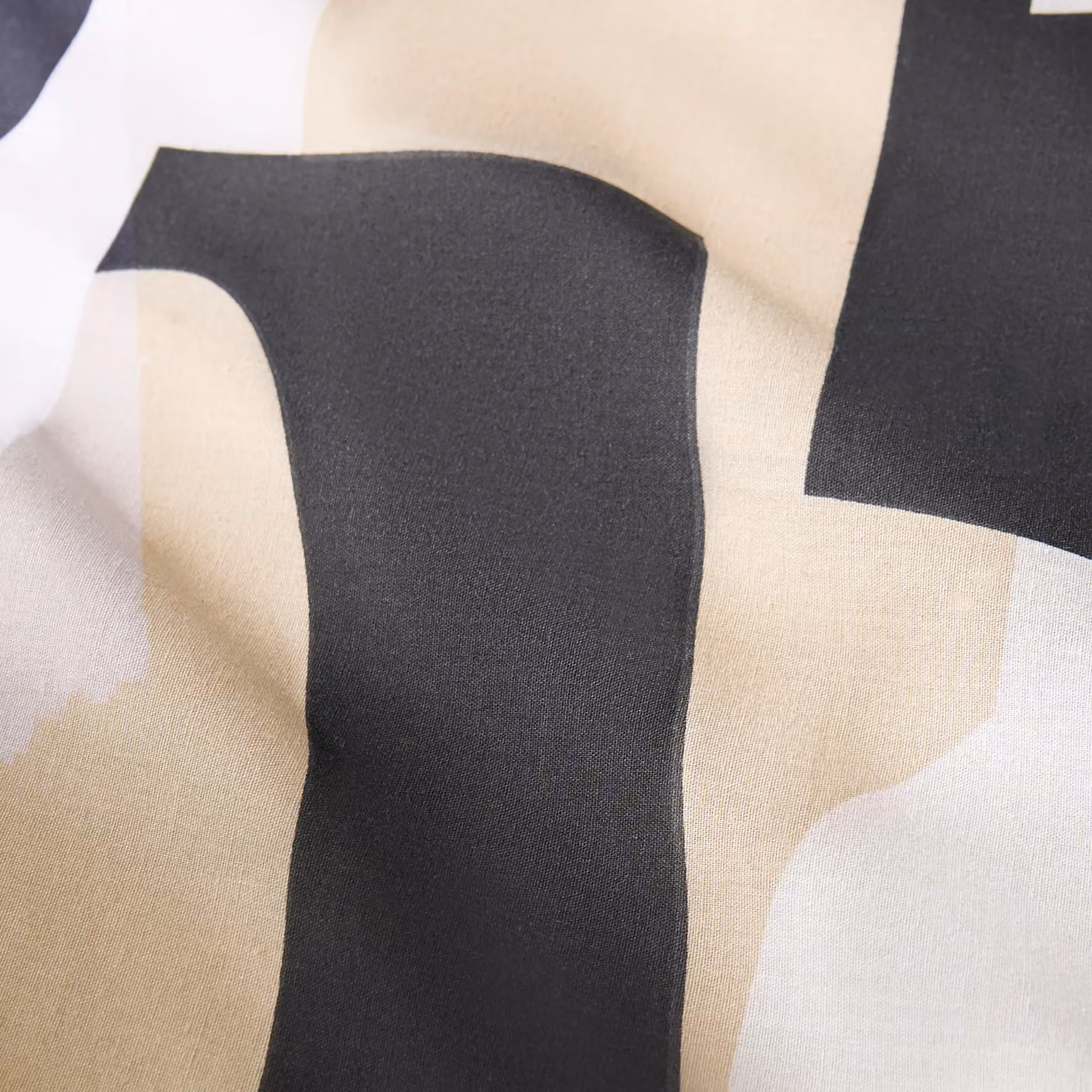 OHS Geo Shapes Double Bedding Set in Black and Beige, including Reversible Duvet Cover and Pillowcases – 10