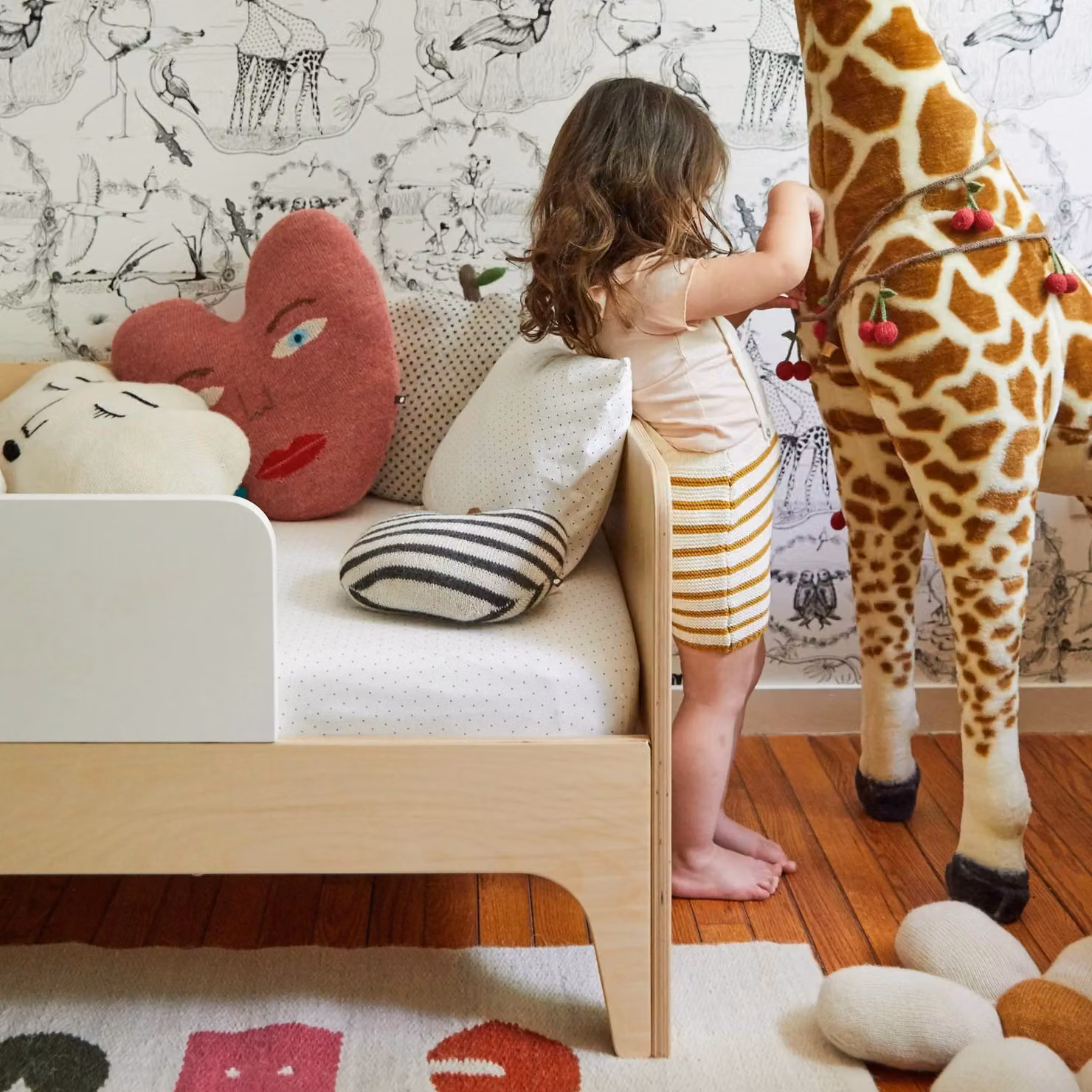 Oeuf NYC Perch Toddler Bed in White and Birch – 5