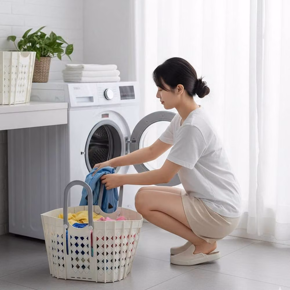 PAWNORA White Collapsible Plastic Laundry Basket – 2