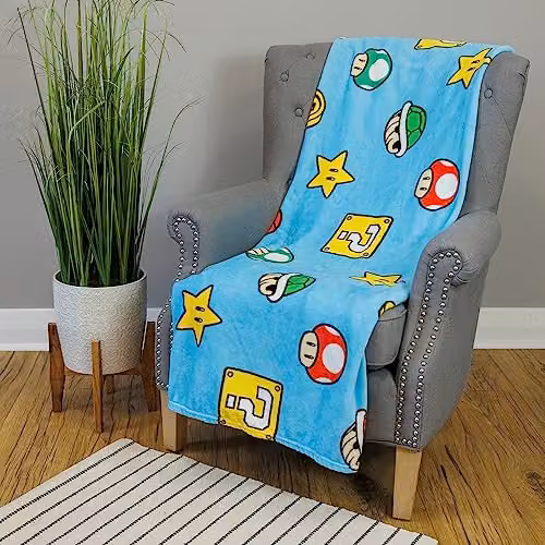 Character World Super Mario Fleece Blanket in Red and Blue – 5