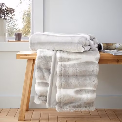 Catherine Lansfield Flint Cosy Faux Fur Throw in Silver Grey, W/D/H: 130 x 170 cm